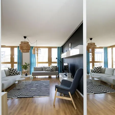 Center - Aura By Apartmore