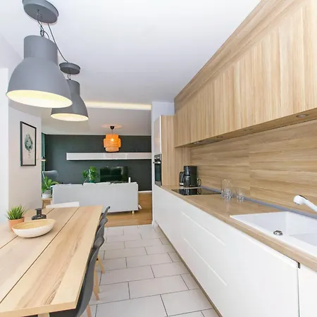 Center - Aura By Apartmore Apartment *